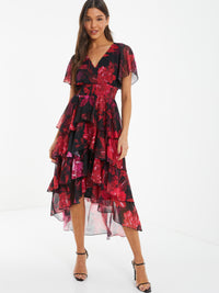Vestido rojo estampado floral.
