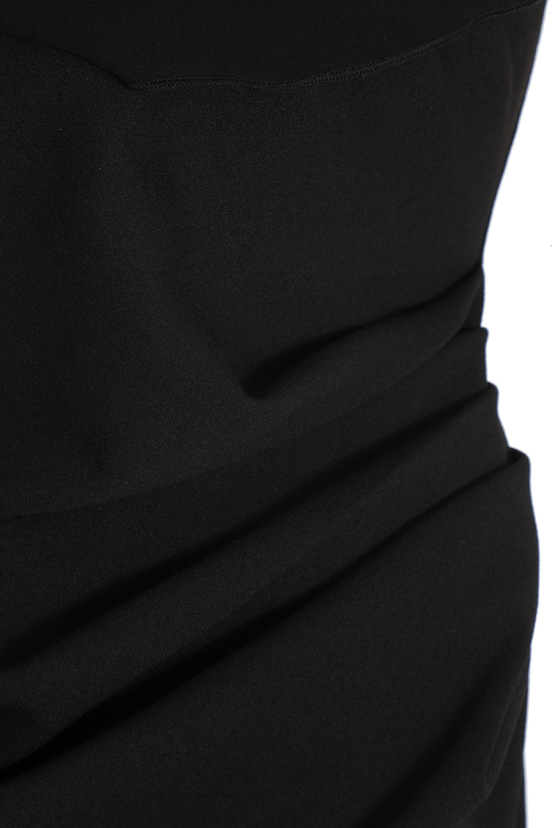 Maxi Vestido Cuello Asimétrico Negro
